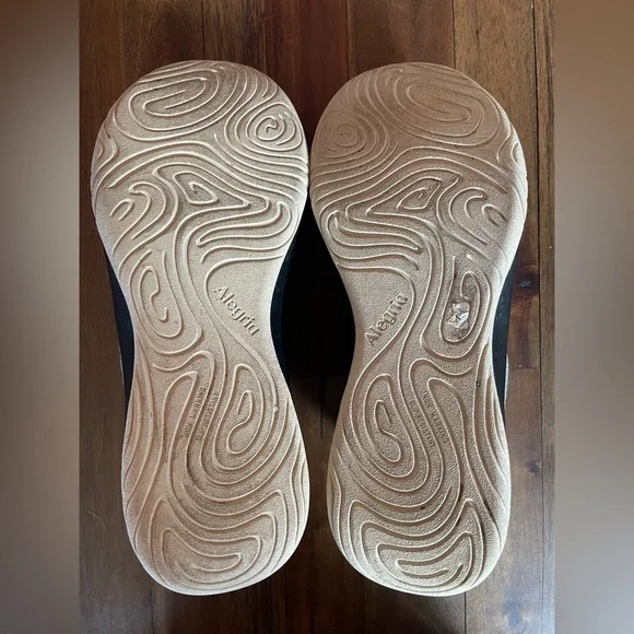 Alegria Motov8 Raven Shoe - Picture 9 of 10